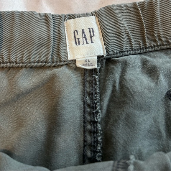 Hunter green linen gap shorts - Picture 2 of 4